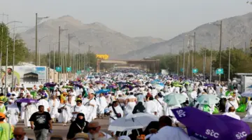 يوم عرفة بالصور.. مشاهد إيمانية مهيبة ولحظات مؤثرة لضيوف الرحمن | أخبار